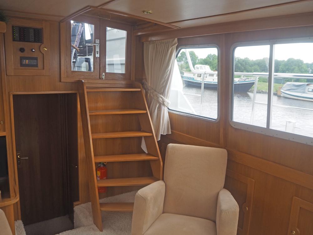 Saloon, Accommodation